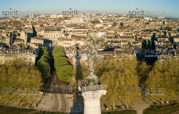 GIRONDE (33) BORDEAUX, CONFINEMENT COVID-19, CORONAVIRUS, PLACE DES QUINCONCES, MONUMENT AUX GIRONDINS, ELEVE ENTRE 1894 ET 1902 A LA MEMOIRE DES DEPUTES GIRONDINS VICTIMES DE LA TERREUR, APPELE AUSSI COLONNE DES GIRONDINS, VUE AERIENNE  // FRANCE, GIRONDE (33) BORDEAUX, QUARTIER LA BASTIDE, ZONE CLASSIFIED WORLD HERITAGE OF UNESCO, PLACE DES QUINCONCES, MONUMENT AUX GIRONDINS, RAISED BETWEEN 1894 AND 1902 IN MEMORY OF MEMBERS GIRONDINS VICTIMS OF TERROR, ALSO CALLED COLONNE DES GIRONDINS, AERIAL VIEW (200925JBNadeau_00194.jpg)