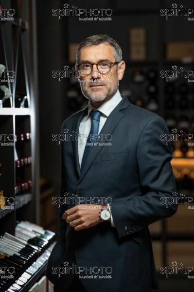 GIRONDE (33), AQUITAINE, BORDEAUX, RODOLPHE LAMEYSE, DIRECTEUR GÉNÉRAL DE VINEXPO, BORDEAUX, LE 2 MAI 2019, VINS DE BORDEAUX // FRANCE, GIRONDE (33), AQUITAINE, RODOLPHE LAMEYSE, DIRECTOR GENERAL OF VINEXPO, BORDEAUX, MAY 2, 2019, BORDEAUX WINES (220301JBNadeau_004.jpg)