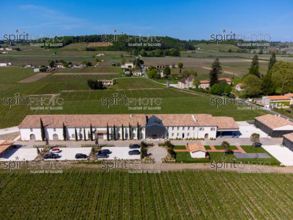 France, Gironde, Saint-Etienne-de-Lisse, Vue aérienne du Château Fleur de Lisse, Saint-Emilion Grand Cru, Vignoble Bordelais (220427_Cephas_2.jpg)