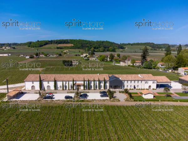 France, Gironde, Saint-Etienne-de-Lisse, Vue aÃ©rienne du ChÃ¢teau Fleur de Lisse, Saint-Emilion Grand Cru, Vignoble Bordelais (220427_Cephas_3.jpg)