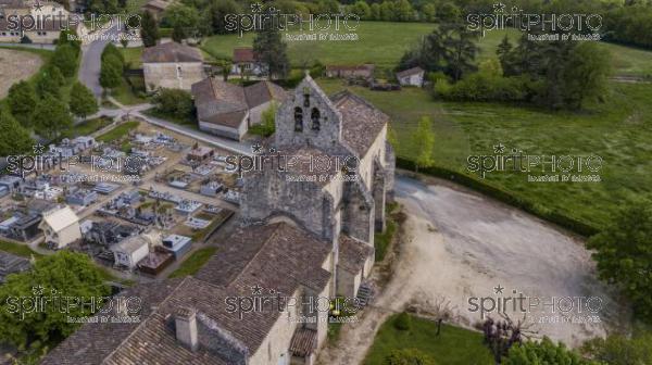 Aerial view of a church and cemetery in the French countryside, Rimons, Gironde (BWP_00045.jpg)