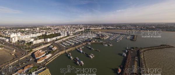 Aerial view Royan in France, department Charente Maritime (BWP_00418.jpg)