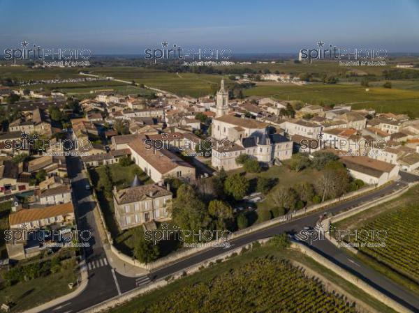 Saint Estephe village, situated along the wine route of Saint Estephe in the Bordeaux region (BWP_00509.jpg)