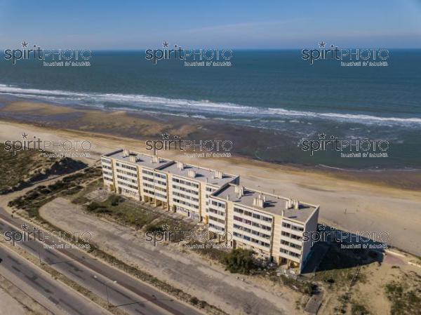 Soulac sur Mer, France - October 20, 2018: Building the Signal on dunes (BWP_00511.jpg)