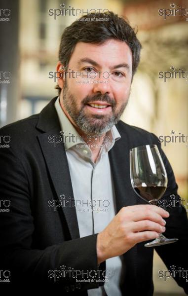 FRANCE, GIRONDE, PAUILLAC, JEAN-CHARLES CAZES, CHATEAU LYNCH-BAGES, ARCHITECTE AMÉRICAIN CHIEN CHUNG PEI, GRAND CRU CLASSE PAUILLAC, MEDOC, VIGNOBLE BORDELAIS (Cephas_220413_1.jpg)