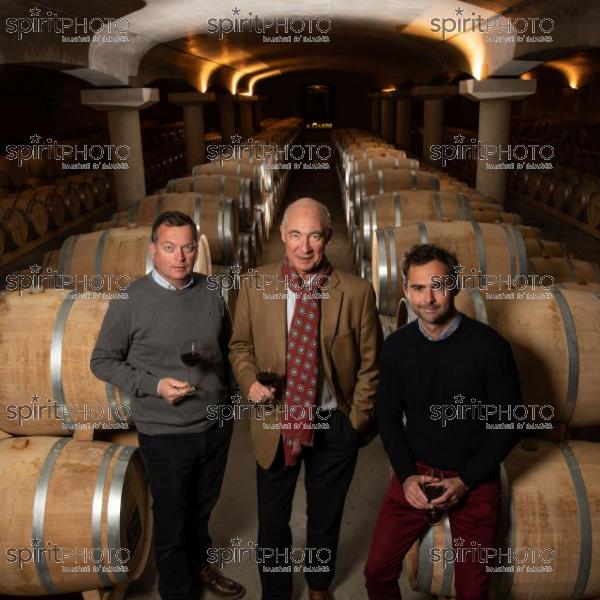 FRANCE, GIRONDE, MARTILLAC, PATRICK JESTIN (PDG DE DOURTHE), VALENTIN JESTIN (DIRECTEUR MARKETING ET COMMERCIAL), ET FRÉDÉRIC BONNAFFOUS (DIRECTEUR DES DOMAINES DOURTHE), CHATEAU LA GARDE, VIGNOBLE DOURTHE, AOC PESSAC_LEOGNAN, VIGNOBLE BORDELAIS (JBN_0199.jpg)