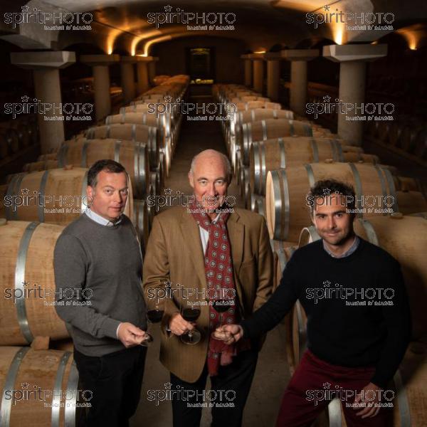 FRANCE, GIRONDE, MARTILLAC, PATRICK JESTIN (PDG DE DOURTHE), VALENTIN JESTIN (DIRECTEUR MARKETING ET COMMERCIAL), ET FRÉDÉRIC BONNAFFOUS (DIRECTEUR DES DOMAINES DOURTHE), CHATEAU LA GARDE, VIGNOBLE DOURTHE, AOC PESSAC_LEOGNAN, VIGNOBLE BORDELAIS (JBN_0202.jpg)